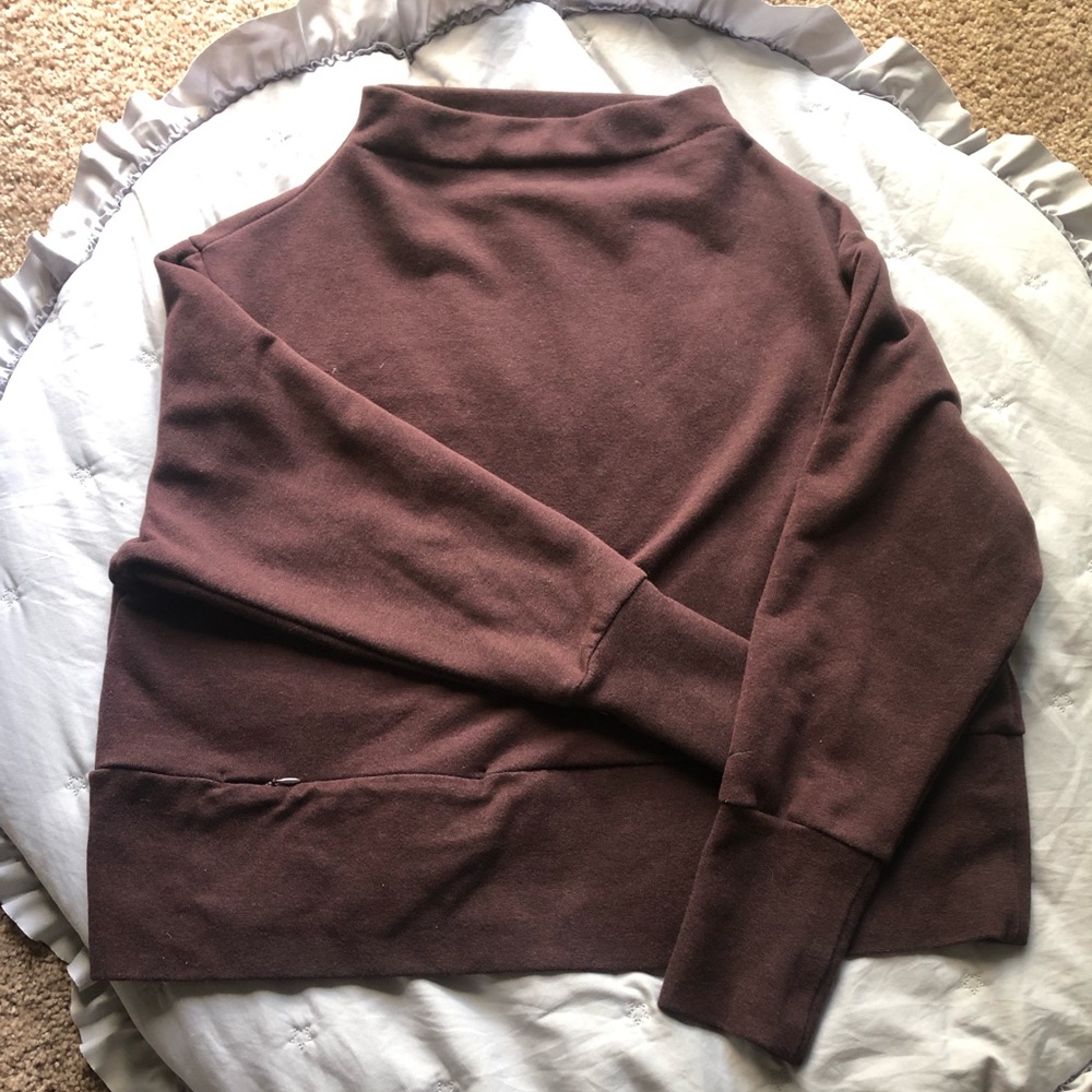 maroon nike crew neck